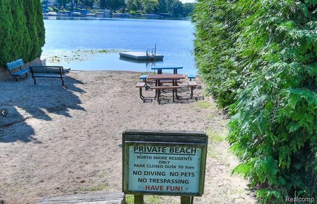 9100 Pittsfield Street, Commerce Twp, MI 48382