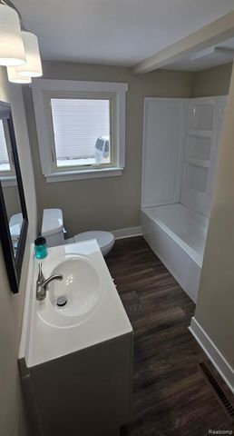 9100 Pittsfield Street, Commerce Twp, MI 48382