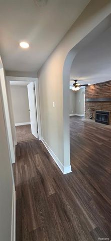 9100 Pittsfield Street, Commerce Twp, MI 48382