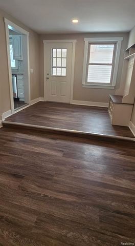 9100 Pittsfield Street, Commerce Twp, MI 48382