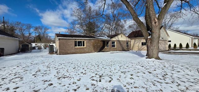 9100 Pittsfield Street, Commerce Twp, MI 48382