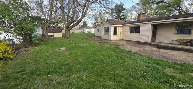 9100 Pittsfield Street, Commerce Twp, MI 48382