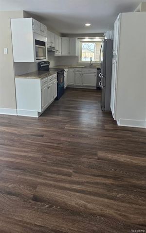 9100 Pittsfield Street, Commerce Twp, MI 48382