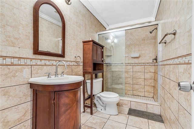72 W Shore Road 204, Warwick, RI 02889