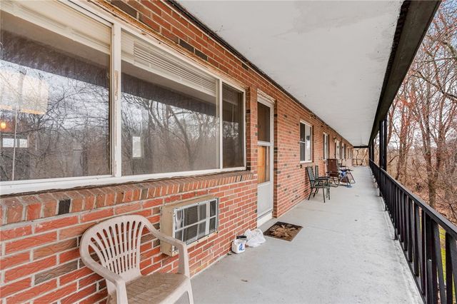 72 W Shore Road 204, Warwick, RI 02889