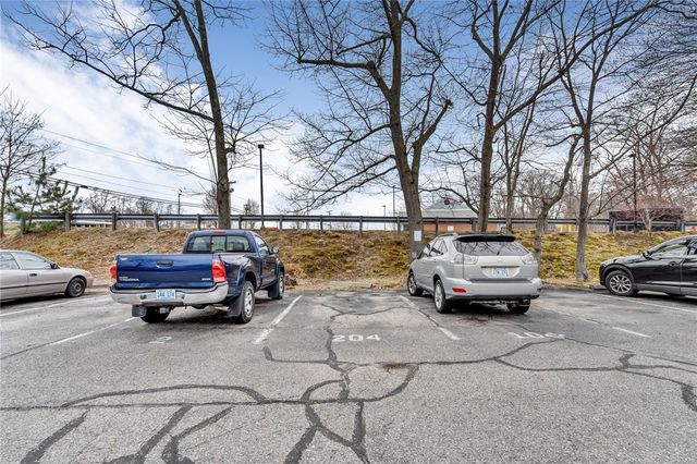 72 W Shore Road 204, Warwick, RI 02889