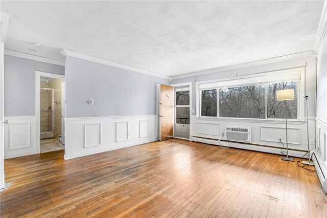 72 W Shore Road 204, Warwick, RI 02889