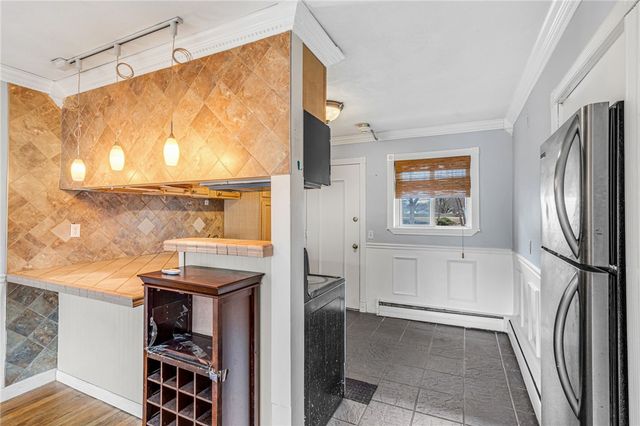 72 W Shore Road 204, Warwick, RI 02889