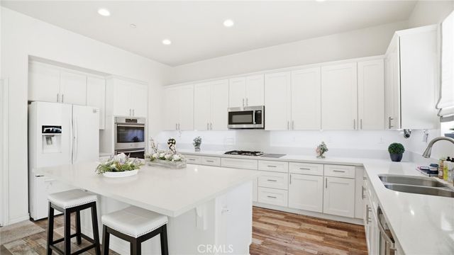 4727 W Vahan Court, Lancaster, CA 93536