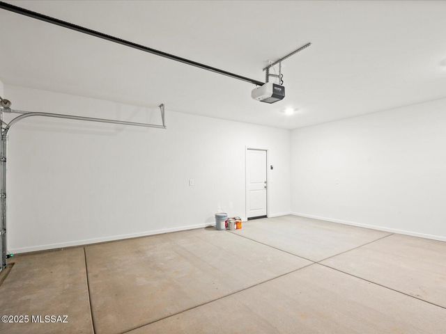 7021 W Jadewood Lane, Tucson, AZ 85757