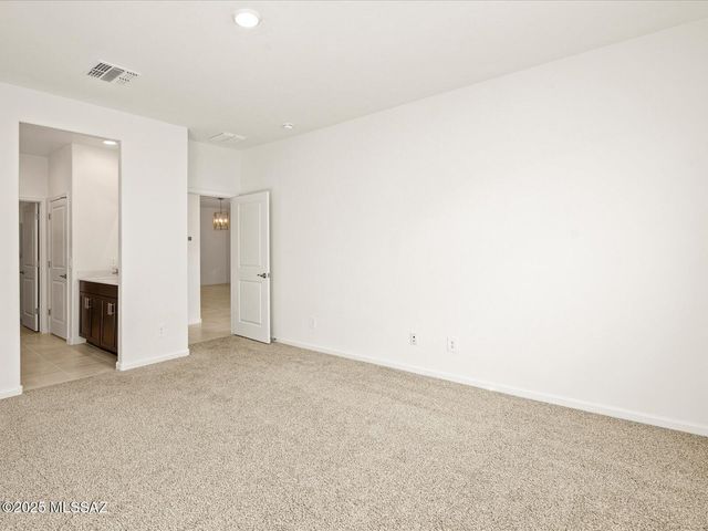 7021 W Jadewood Lane, Tucson, AZ 85757