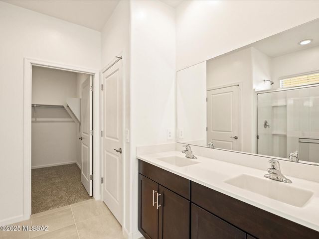 7021 W Jadewood Lane, Tucson, AZ 85757