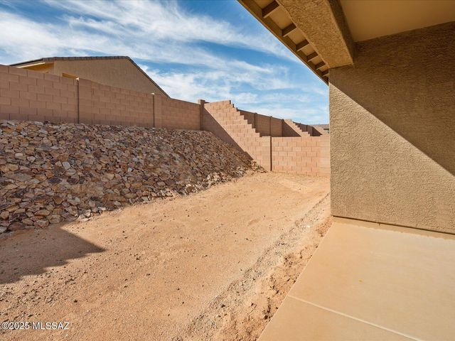 7021 W Jadewood Lane, Tucson, AZ 85757