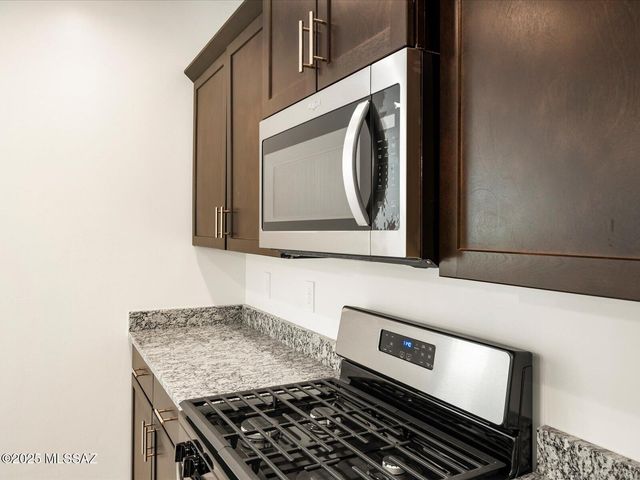 7021 W Jadewood Lane, Tucson, AZ 85757