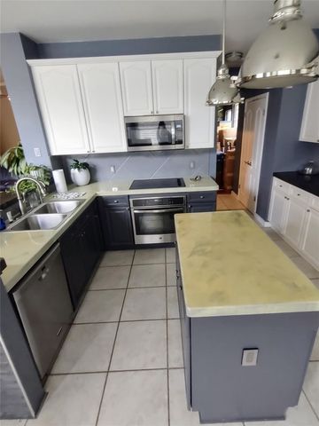 11914 Loomis DR, Austin, TX 78738