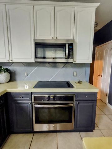 11914 Loomis DR, Austin, TX 78738