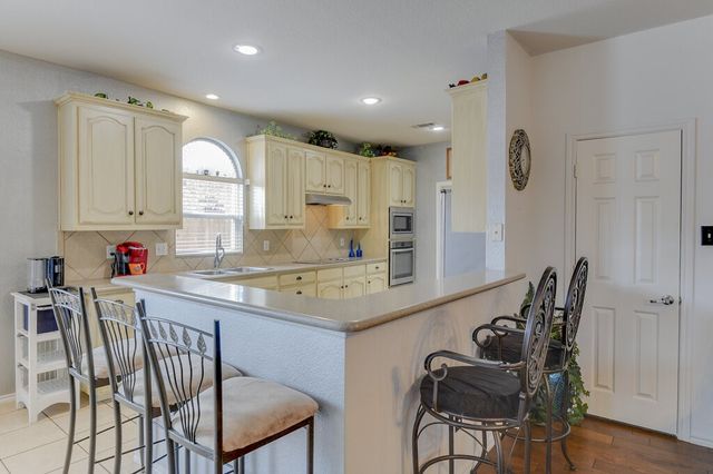 2715 Forest Lake Drive, Grand Prairie, TX 75052