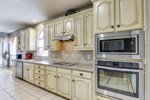 2715 Forest Lake Drive, Grand Prairie, TX 75052