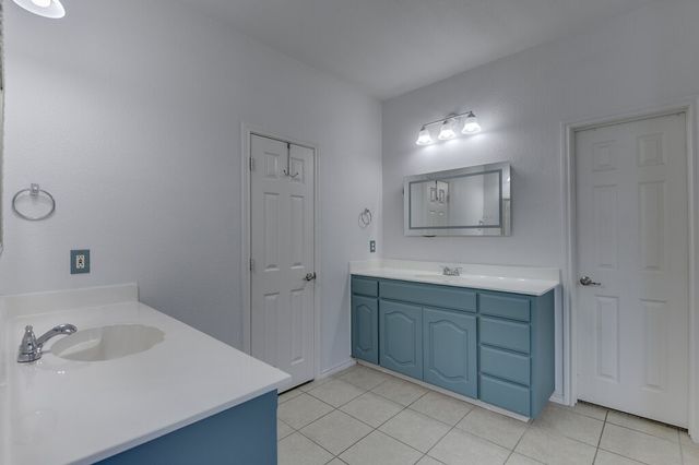 2715 Forest Lake Drive, Grand Prairie, TX 75052