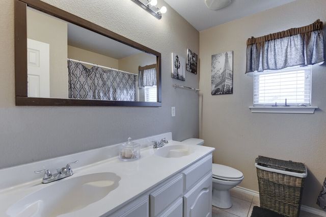 2715 Forest Lake Drive, Grand Prairie, TX 75052