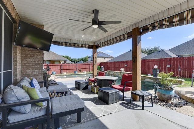 2715 Forest Lake Drive, Grand Prairie, TX 75052