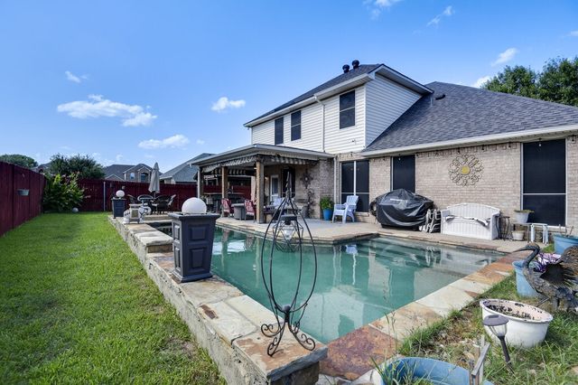 2715 Forest Lake Drive, Grand Prairie, TX 75052