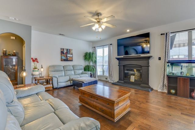 2715 Forest Lake Drive, Grand Prairie, TX 75052