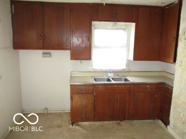 1053 W 35th Street, Indianapolis, IN 46208