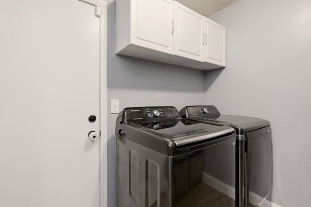 301 E Valley Park Dr, Valley Center, KS 67147