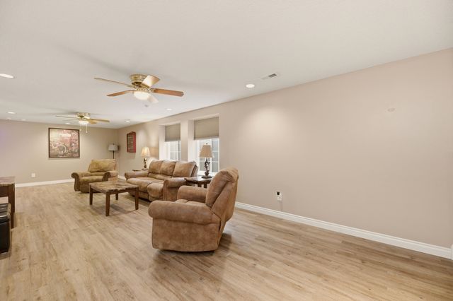 301 E Valley Park Dr, Valley Center, KS 67147