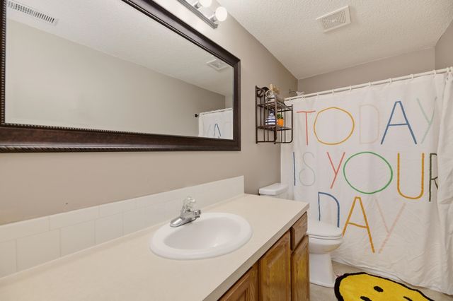 301 E Valley Park Dr, Valley Center, KS 67147