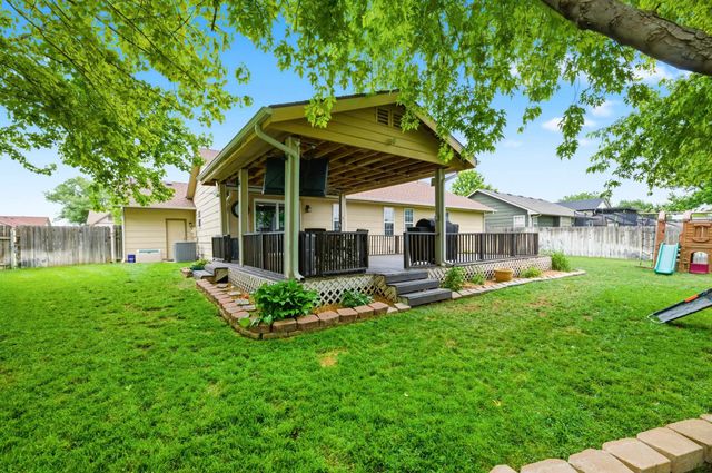 301 E Valley Park Dr, Valley Center, KS 67147
