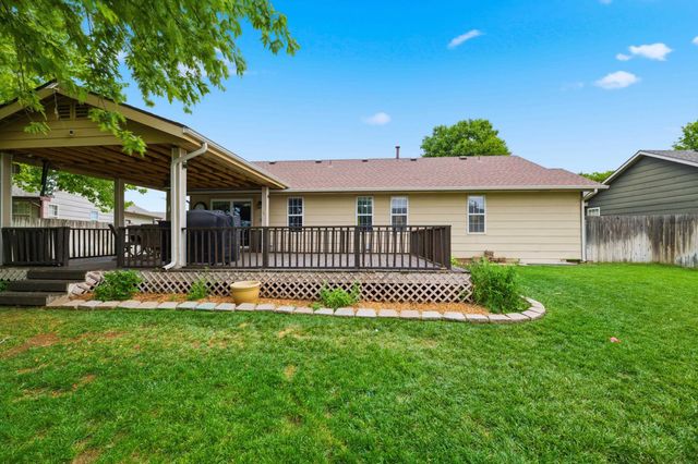 301 E Valley Park Dr, Valley Center, KS 67147