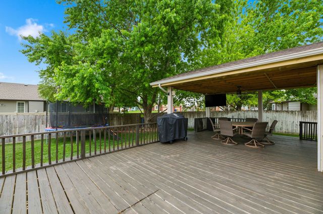 301 E Valley Park Dr, Valley Center, KS 67147