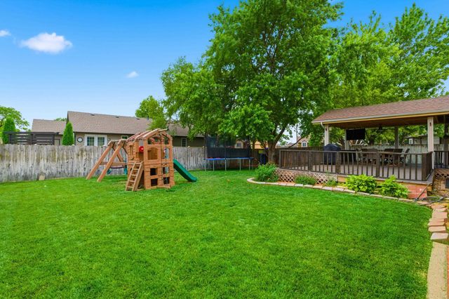 301 E Valley Park Dr, Valley Center, KS 67147