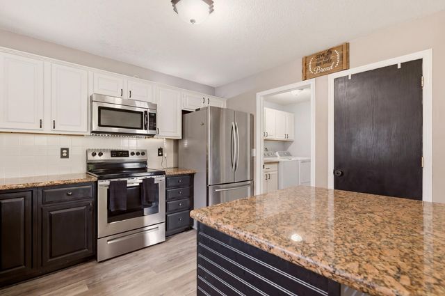 301 E Valley Park Dr, Valley Center, KS 67147