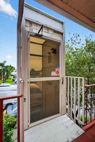 26 Golfs F, West Palm Beach, FL 33417