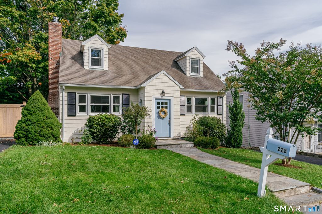 228 Woodrow Avenue, Fairfield, CT 06890