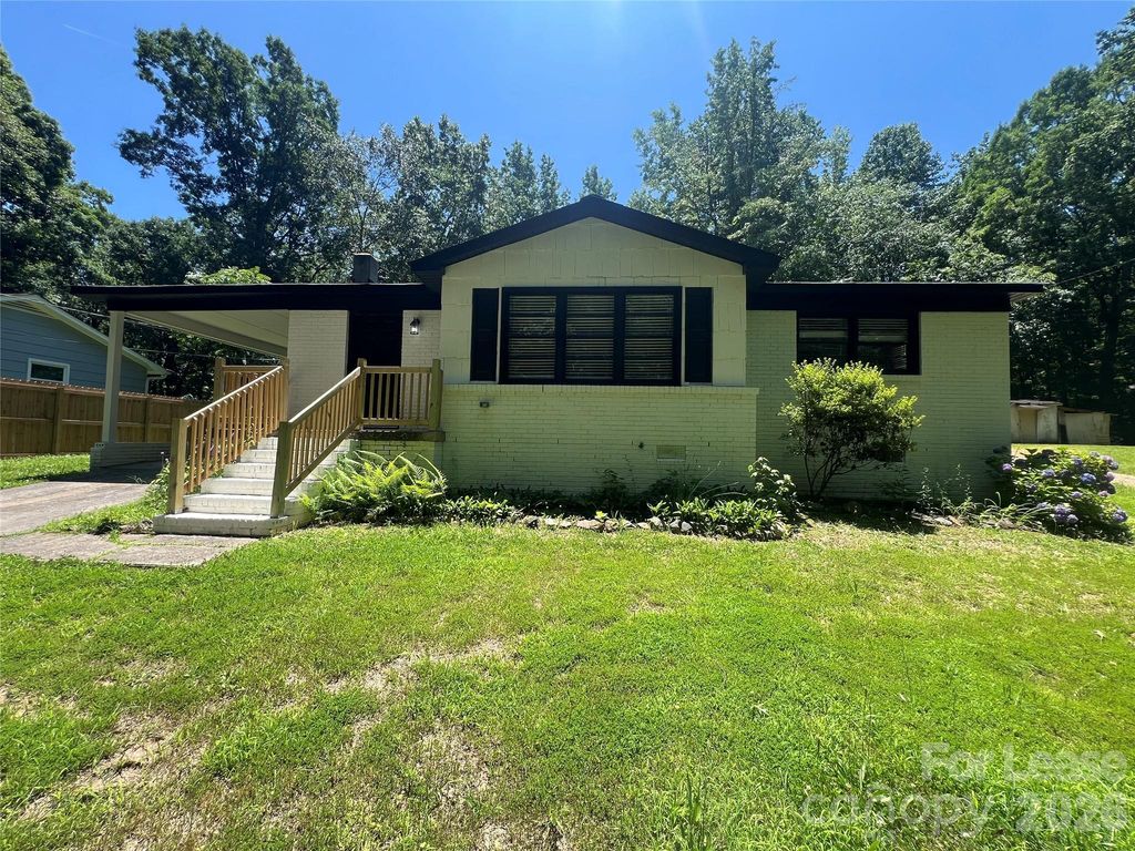 1214 Northwoods Drive, Kings Mountain, NC 28086