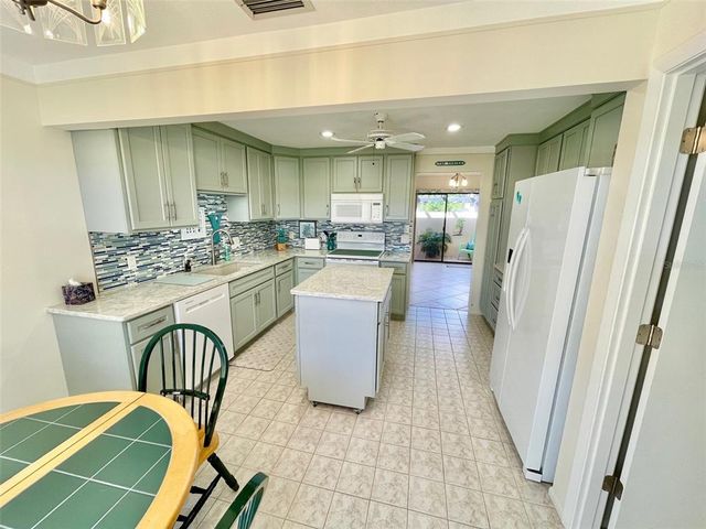 126 SANDSTONE CIRCLE, Venice, FL 34293