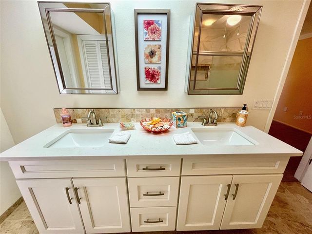 126 SANDSTONE CIRCLE, Venice, FL 34293