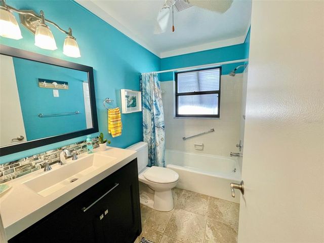 126 SANDSTONE CIRCLE, Venice, FL 34293