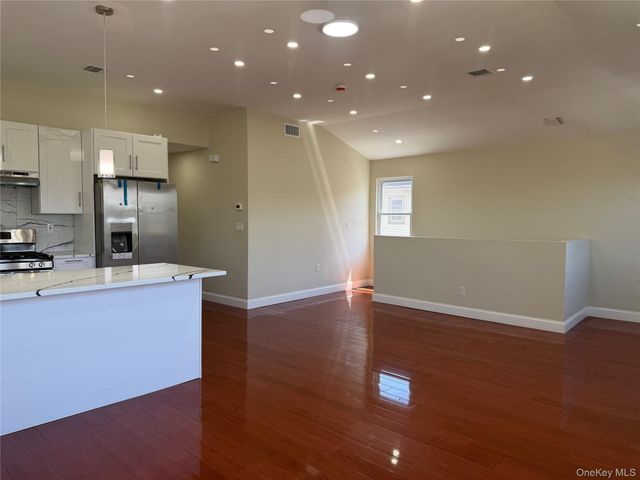 178-41 146th Terrace, Jamaica, NY 11434