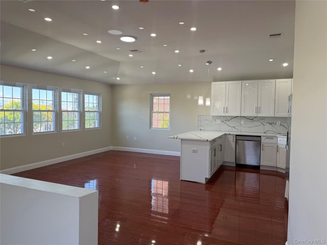 178-41 146th Terrace, Jamaica, NY 11434