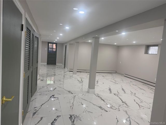 178-41 146th Terrace, Jamaica, NY 11434