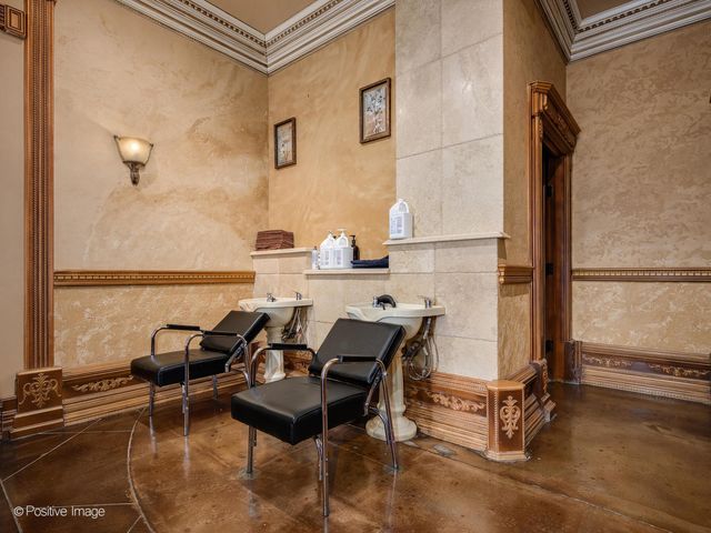 7162 W GRAND Avenue 1EW, Chicago, IL 60707