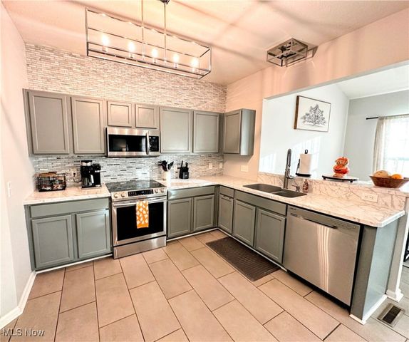 1489 Crescent Drive, Streetsboro, OH 44241