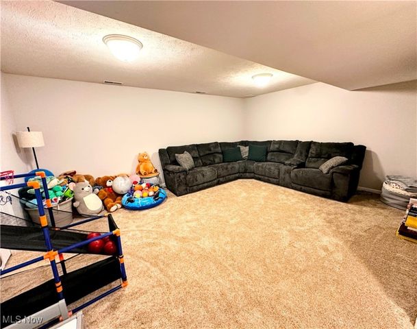 1489 Crescent Drive, Streetsboro, OH 44241