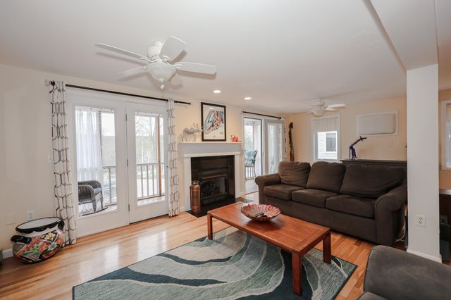 62 Collins Landing Rd Unit 62, Weare, NH 03281