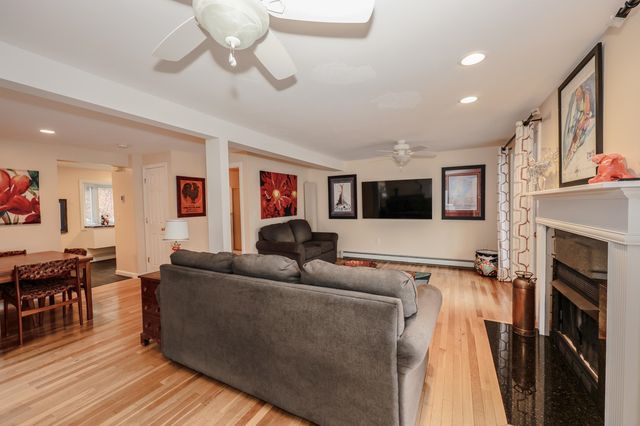 62 Collins Landing Rd Unit 62, Weare, NH 03281